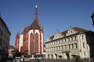 Gotische Marienkapelle und Falkenhaus mit Rokokofassade Gotische Marienkapelle und Falkenhaus mit Rokokofassade